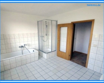 Schöne 3-Raumwohnung mit südseitigem Balkon ! - Bad mit Dusche und Wanne (385365)