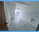 Küche mit Zugang zur Dachterrasse - Außergewöhnliche 2-Raumwohnung mit Dusche und Wanne in Köthen/Anhalt