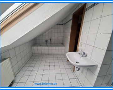 Außergewöhnliche 2-Raumwohnung mit Dusche und Wanne in Köthen/Anhalt - Bad mit Wanne (373748)