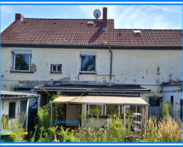 Außerordentlich günstiges EFH mit Sanierungsstau in Dessau Alten im Wege der Zwangsversteigerung kaufen! - EFH in Dessau Alten Hofansicht (390128)