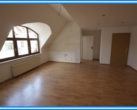 Wohnbereich und Küche - Reizvolle Wohnung mit Loftcharakter ! – auch für Studenten –