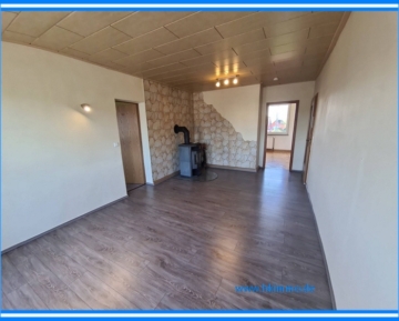 Eigentumswohnung mit Balkon in Reppichau – 4 Zimmer Küche Bad – mit Einbauküche - Wohnzimmer (366501)