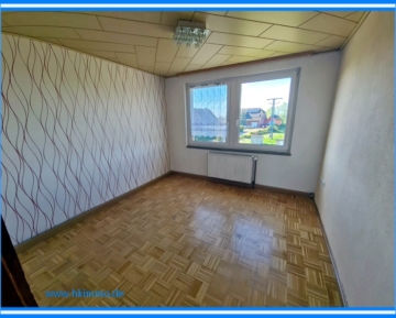 Eigentumswohnung mit Balkon in Reppichau – 4 Zimmer Küche Bad – mit Einbauküche - Kinderzimmer mit Parkett (366503)