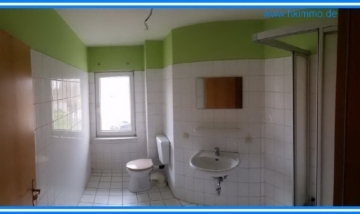 1-Raumwohnung mit Balkon in Arensdorf bei Köthen - Bad mit Dusche (385370)